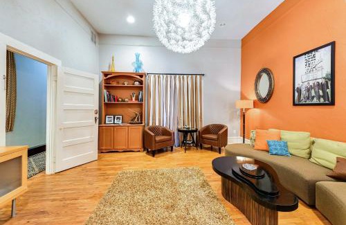 Decatur Apartamento | Historic Decatur Apt with City Square Views