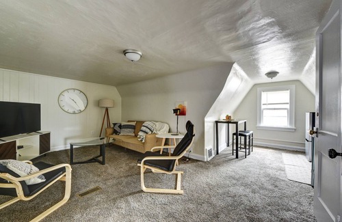 Shaker Heights Apartamento | Historic District 1BR on 3rd Floor near Cleveland Clinic ~ Quiet & Safe