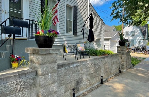 Racine Apartamento | Historic District, Lake Michigan View, Near Downtown.