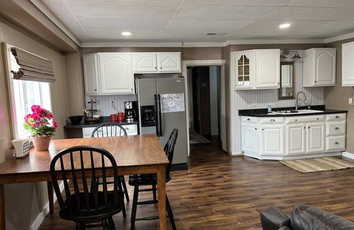 Loudonville Condominio | Historic Downtown 1st Floor Flat