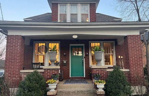 Washington Casa | Historic Downtown 1910 Brick 2-Story Home. Dog Friendly. Walk to Everything