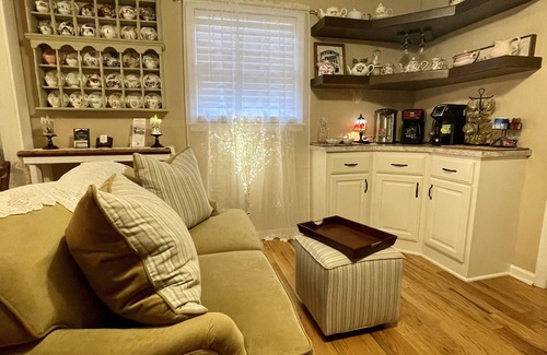 Bell Buckle Casa | Historic downtown Bell Buckle! Southern Charm Guest House