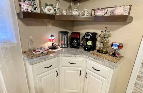 Bell Buckle Casa | Historic downtown Bell Buckle! Southern Charm Guest House