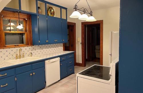 Brownsburg Casa | Historic Downtown Brownsburg Home w/Charm