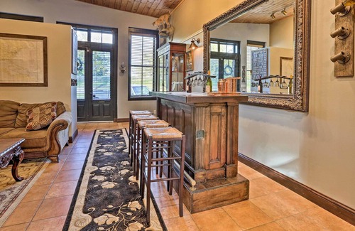 Colusa Casa | Historic Downtown Escape - Steps to Levee Park!
