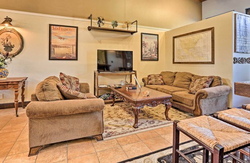Colusa Casa | Historic Downtown Escape - Steps to Levee Park!