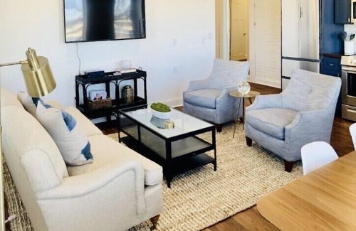 West Main Historic District Apartamento | Historic Downtown flat with amazing River views! Hosted by Stay@713