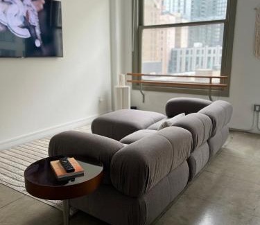 Historic Core Apartamento | Historic Downtown LA Loft - Urban Charm