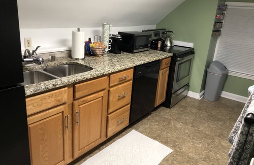 Versailles Apartamento | Historic Downtown Morgan Street Apartment - Pet Friendly!