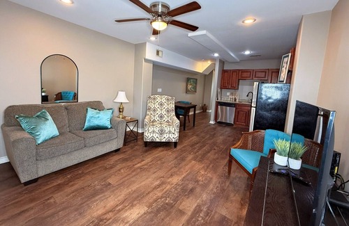 Bay City Apartamento | Historic downtown with shopping and dining