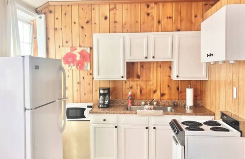 Dailey Apartamento | Historic DTC Lodge #7 - Cozy 1 Bedroom with Kitchenette