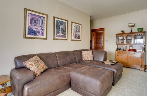 Eau Claire Casa | Historic Eau Claire Home w/ Porch + Sunroom!