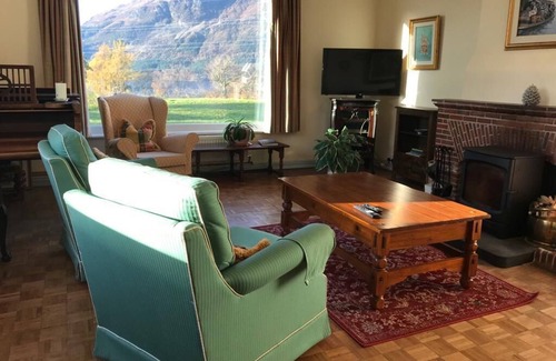 Letterfinlay Casa | Historic family home with stunning views of Loch Lochy and private beach