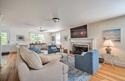 Long Beach Casa | Historic Family Home Less Than 1 Mi to Long Beach!