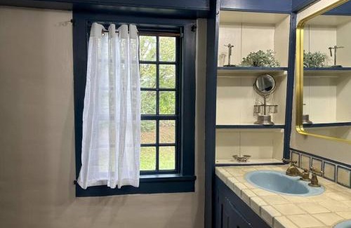 Bozrah Casa | Historic Farm on 96 Acres!