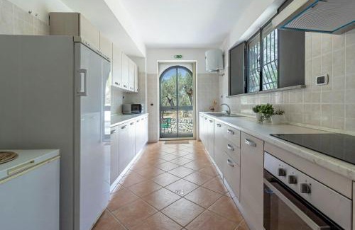 Roccella Jonica Casa | Historic Farmhouse Among Olive Groves Near The Sea