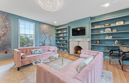 Bowling Green Casa | Historic Farmhouse Mansion w/8 working fireplaces