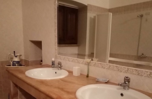 Poggiardo Cama Y Desayuno | Historic farmhouse in Salento, the Giuggiola room