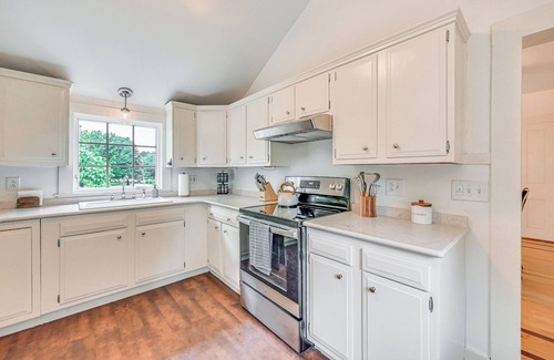 Westfield Casa | Historic Farmhouse Near Mountains & Colleges!