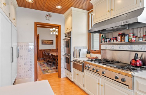 Elkhorn Casa | Historic Farmhouse with 157 acres- Elkhorn, WI. Featuring Horse Stable!