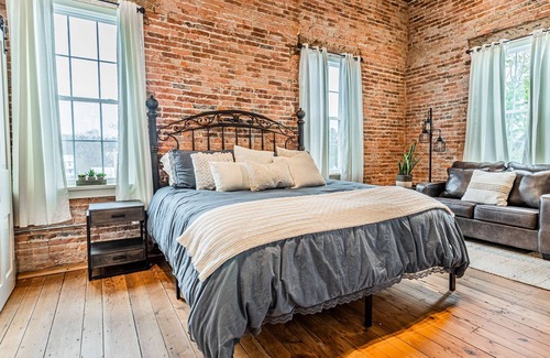 Annville Condominio | Historic Firehouse near Hershey PA