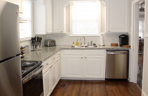 Fondren Casa | Historic Fondren 4 bedroom Quaint Cottage