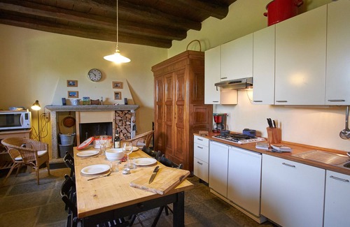 Cissano Casa | Histórica casa unifamiliar de cuatro habitaciones con maravillosa vista al lago