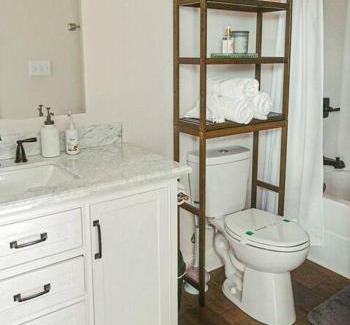 Loudon Apartamento | Historic Freshly Renovated 8-Bedroom Townhomes - Downtown Loudon