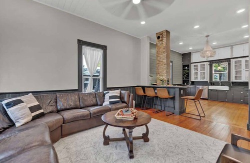 New Braunfels Casa | Historic Gem Near Schlitterbahn