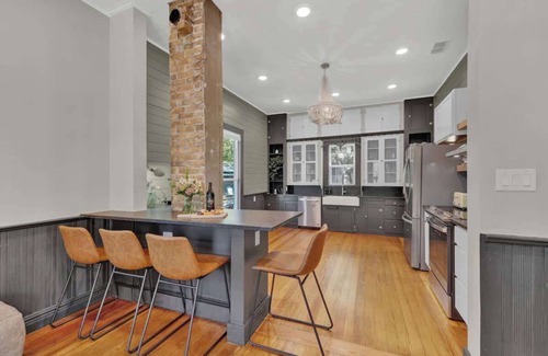 New Braunfels Casa | Historic Gem Near Schlitterbahn