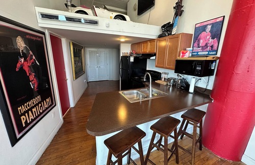 Detroit Apartamento | Historic Gem w/Iconic Views!