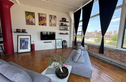 Detroit Apartamento | Historic Gem w/Iconic Views!