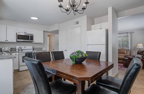 Tanque Verde Casa | Summer Low Rates-Pool, Pickleball, BBQ Solana #1