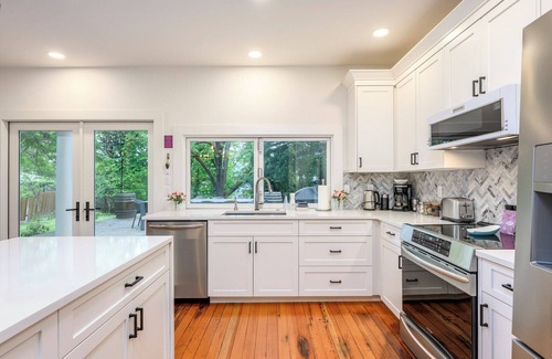 McMinnville Casa | Historic Haven | Wine Tasting