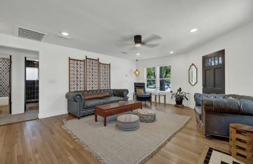 New Braunfels Casa | Historic Hideaway Stroll to Schlitterbahn