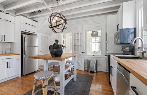 Fish Creek Casa | Historic Hill Street Home - Heart of Fish Creek!