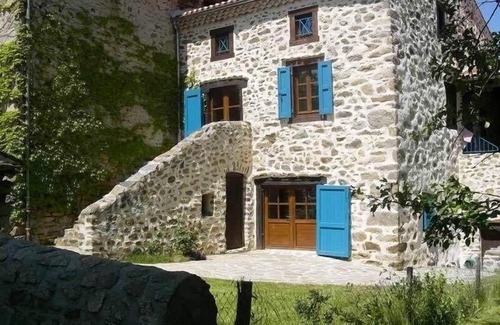 Villeneuve-dʼAllier Cabaña | Casa familiar con terraza cerca del río Allier