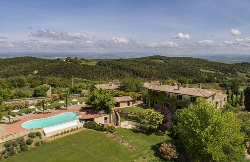 Palazzina Apartamento | Celebración histórica con una maravillosa piscina cerca de Siena, Toscana, Italia
