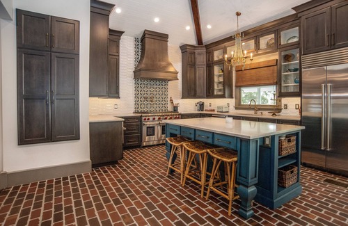 Lakeland Casa | Historic Hollingsworth House in Dwntwn Lkld. Lake Front, Pool, Mini Golf!