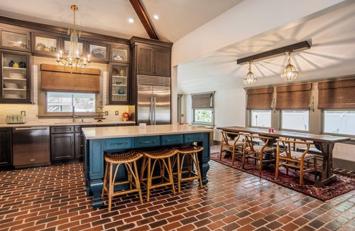 Lakeland Casa | Historic Hollingsworth House in Dwntwn Lkld. Lake Front, Pool, Mini Golf!