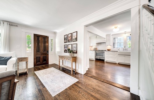 Franklin Casa | Historic Holloway Haven 5-bedroom house in DT Franklin w/ fire-pit