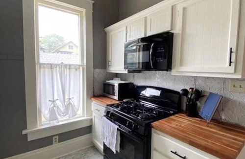 Terre Haute Casa | Historic Home | Central Location & Pet-Friendly