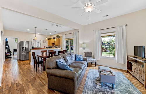 Brevard Casa | Historic Home Downtown Brevard