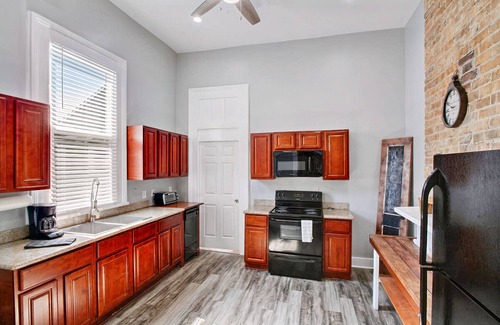 Tulane - Gravier Casa | ¡Auténtica y encantadora MidCity! Al lado de Street Car - .9 millas hasta French Quarter