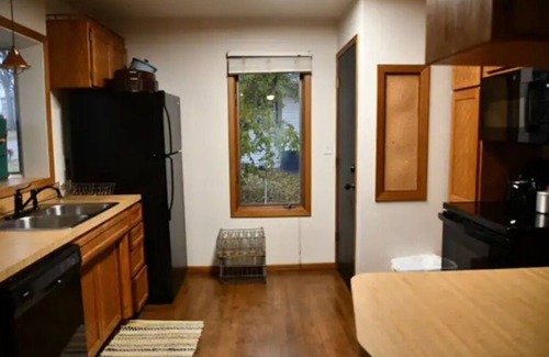Bismarck Casa | Historic home in Cathederal district 2 min from downtown