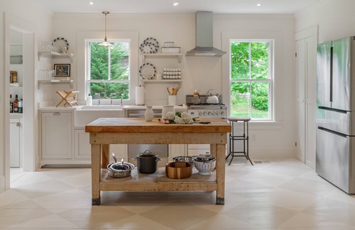 Osterville Casa | Historic Home in Prime Osterville Village Location: Three bedrooms, Sleeps 6