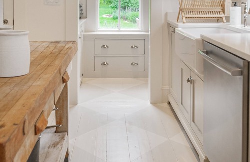 Osterville Casa | Historic Home in Prime Osterville Village Location: Three bedrooms, Sleeps 6