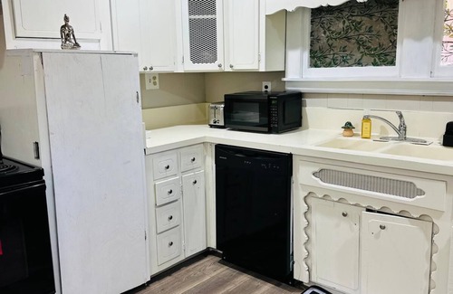 Sherman Casa | Historic Home in Sherman Downtown