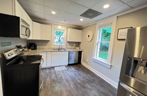 Mount Pleasant Casa | Historic Home in Mt Pleasant