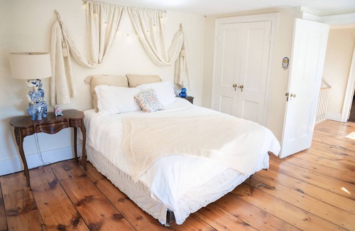 New Paltz Casa | Historic Home of Heavyweight Champion
